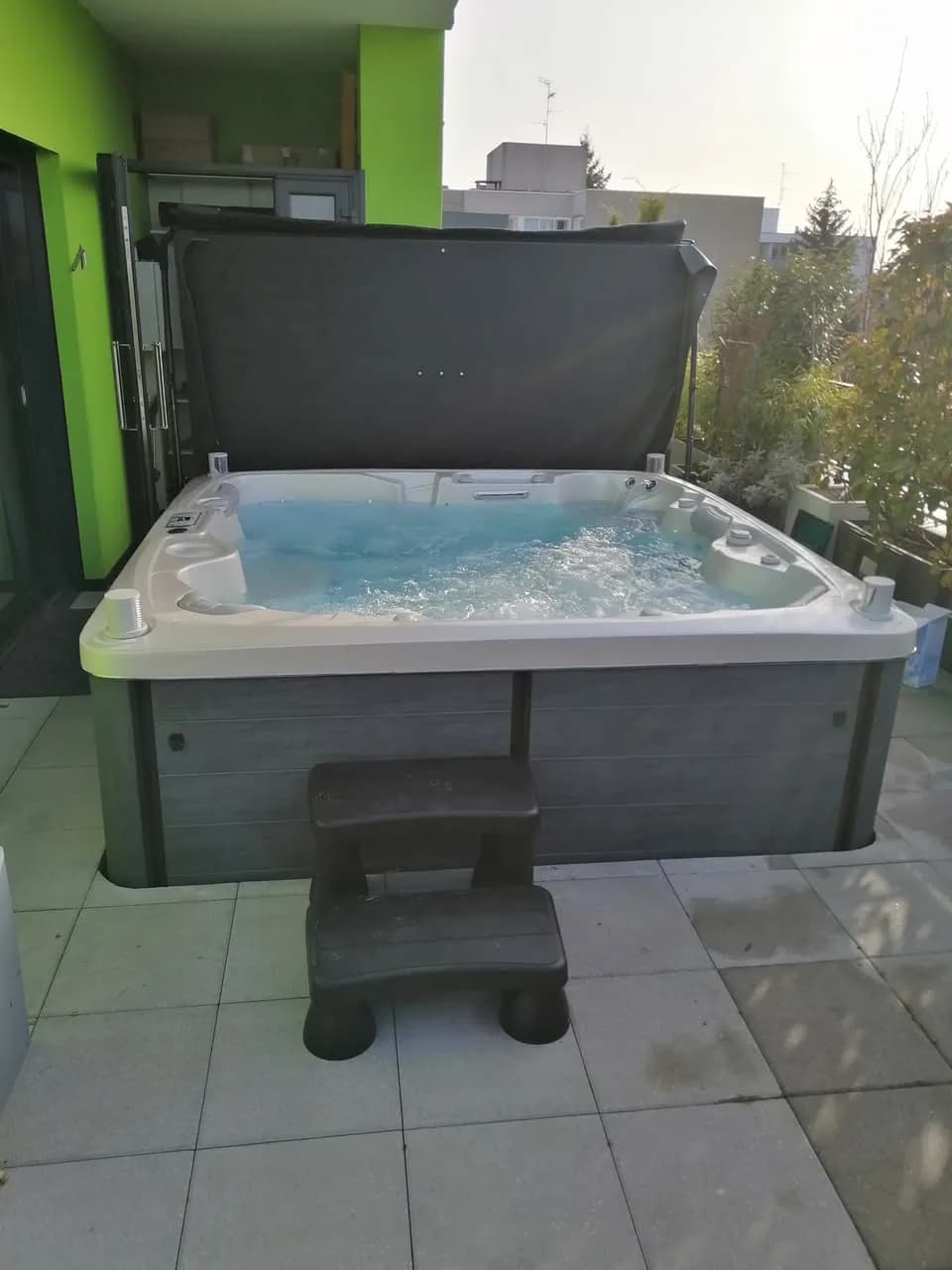 Installation d'un spa Hølen Full option à Huningue, autre vue du chantier