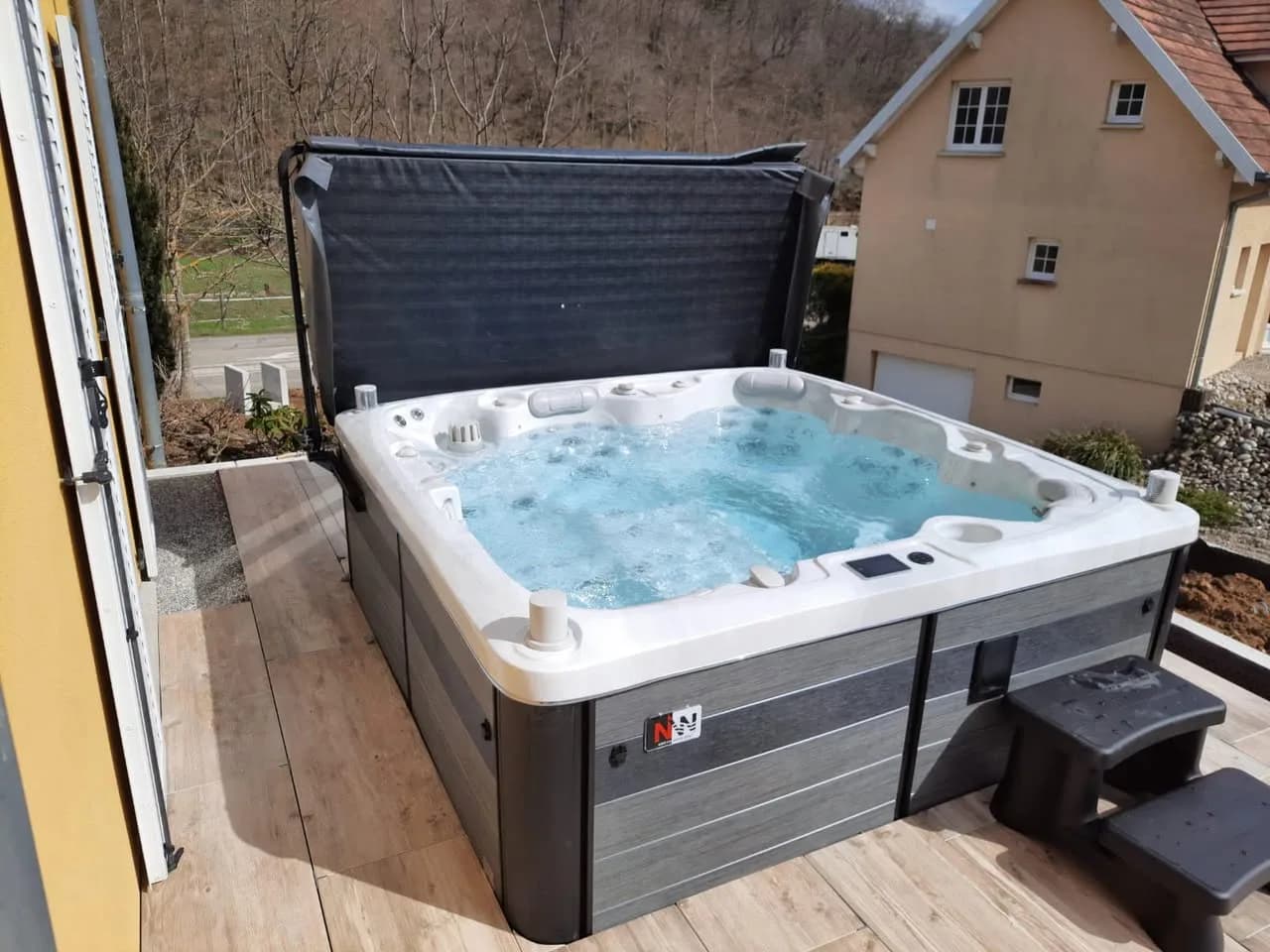 Installation d'un spa Hølen Full option à Jungholtz, autre vue du chantier