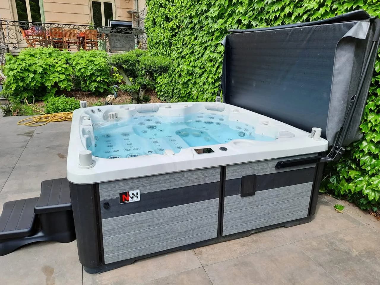 Installation d'un spa Hølen Full option à Nancy, autre vue du chantier