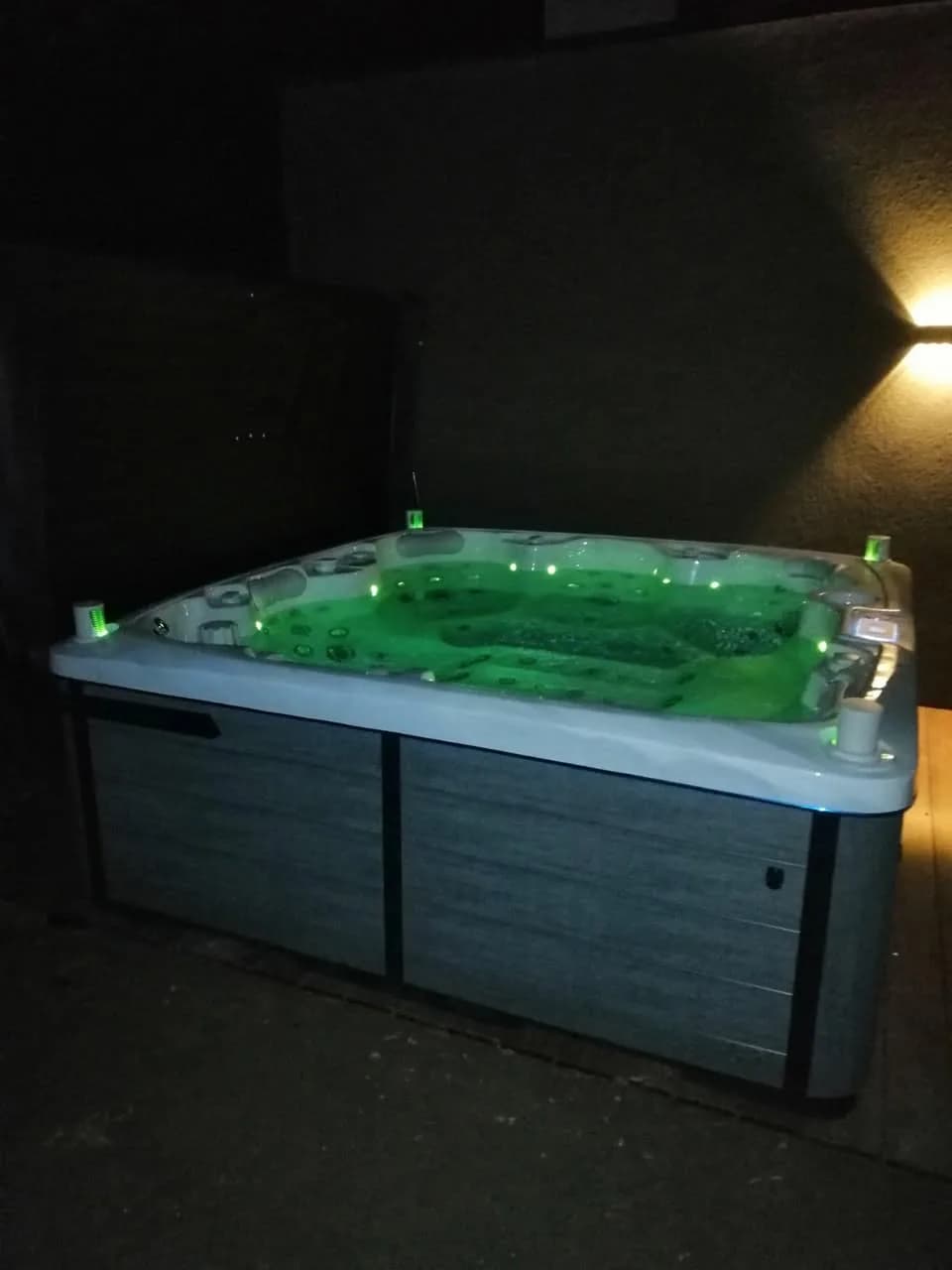 Installation d'un spa Hølen Full option à Sausheim, autre vue du chantier
