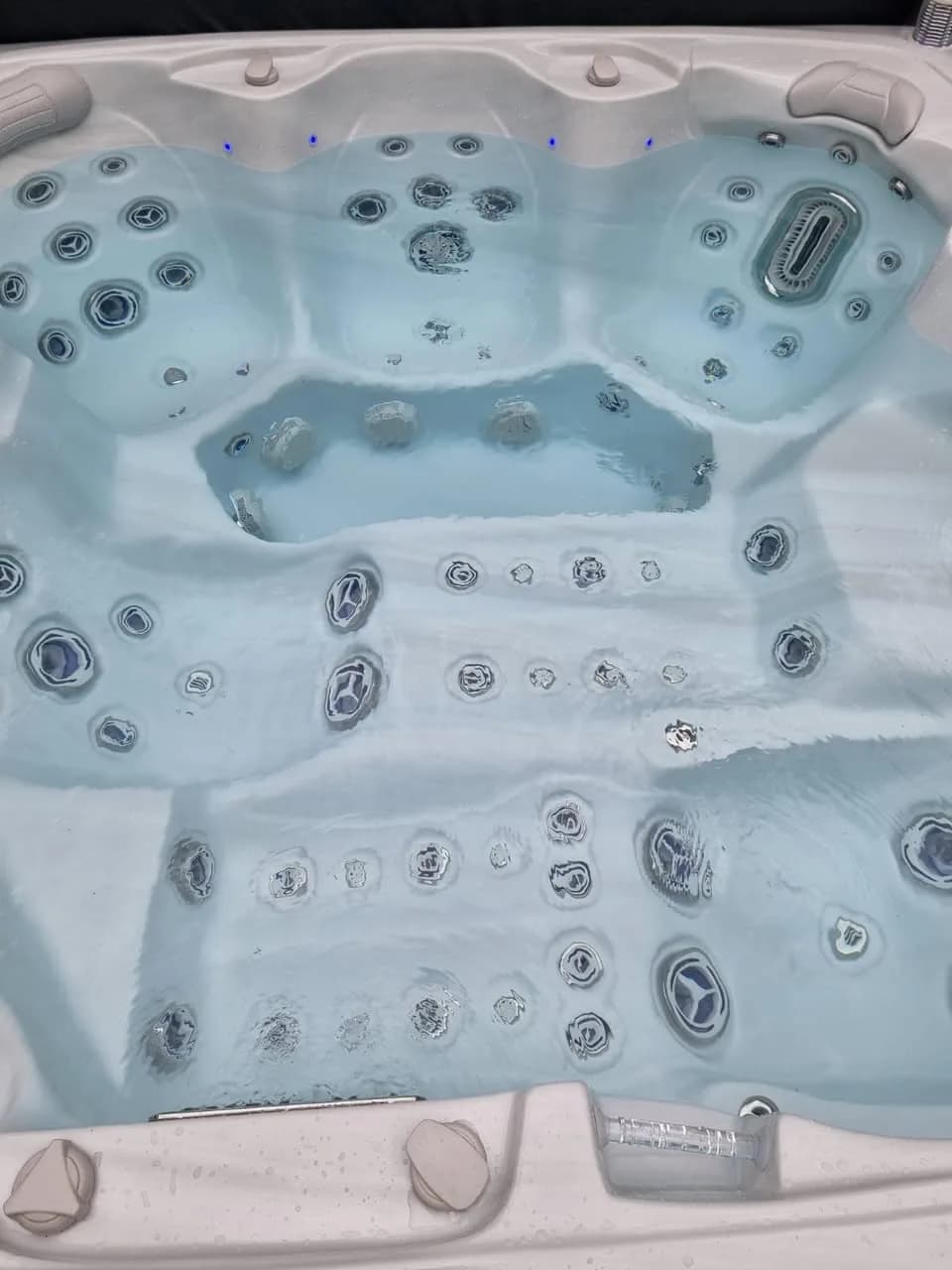 Installation d'un spa Hølen à Riedisheim, autre vue du chantier