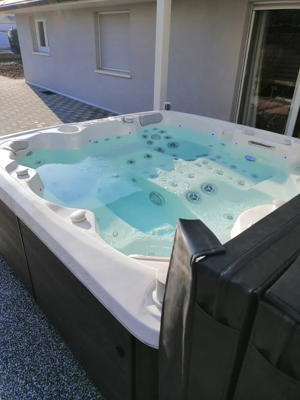 Installation d'un spa Hølen à Strasbourg, autre vue du chantier