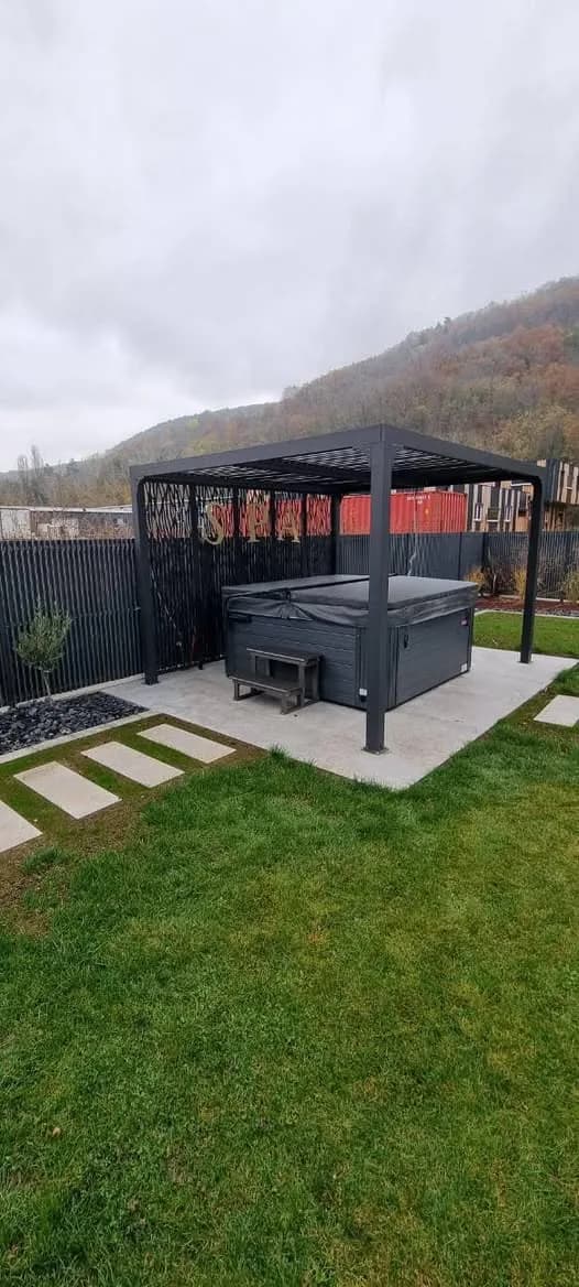 Installation d'un spa Hydro Plug and Play à Buhl, autre vue du chantier