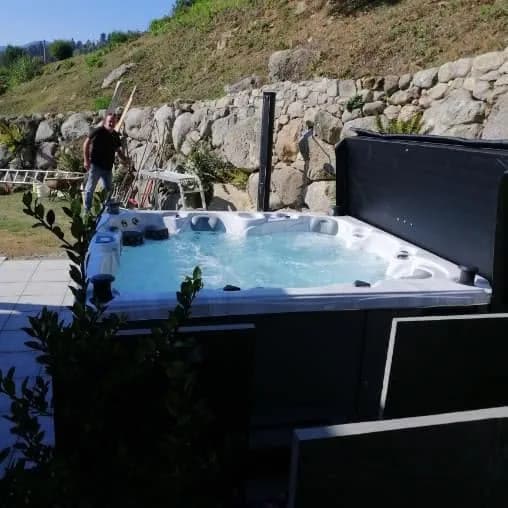 Installation d'un spa Kendrick Duel Full option à Fellering, autre vue du chantier