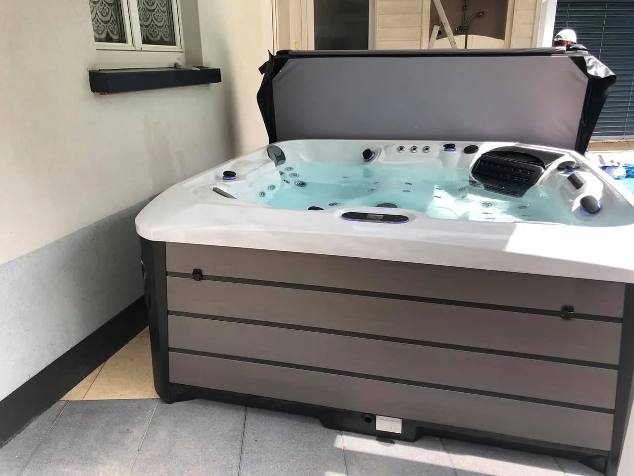 Installation d'un spa Kenya, autre vue du chantier
