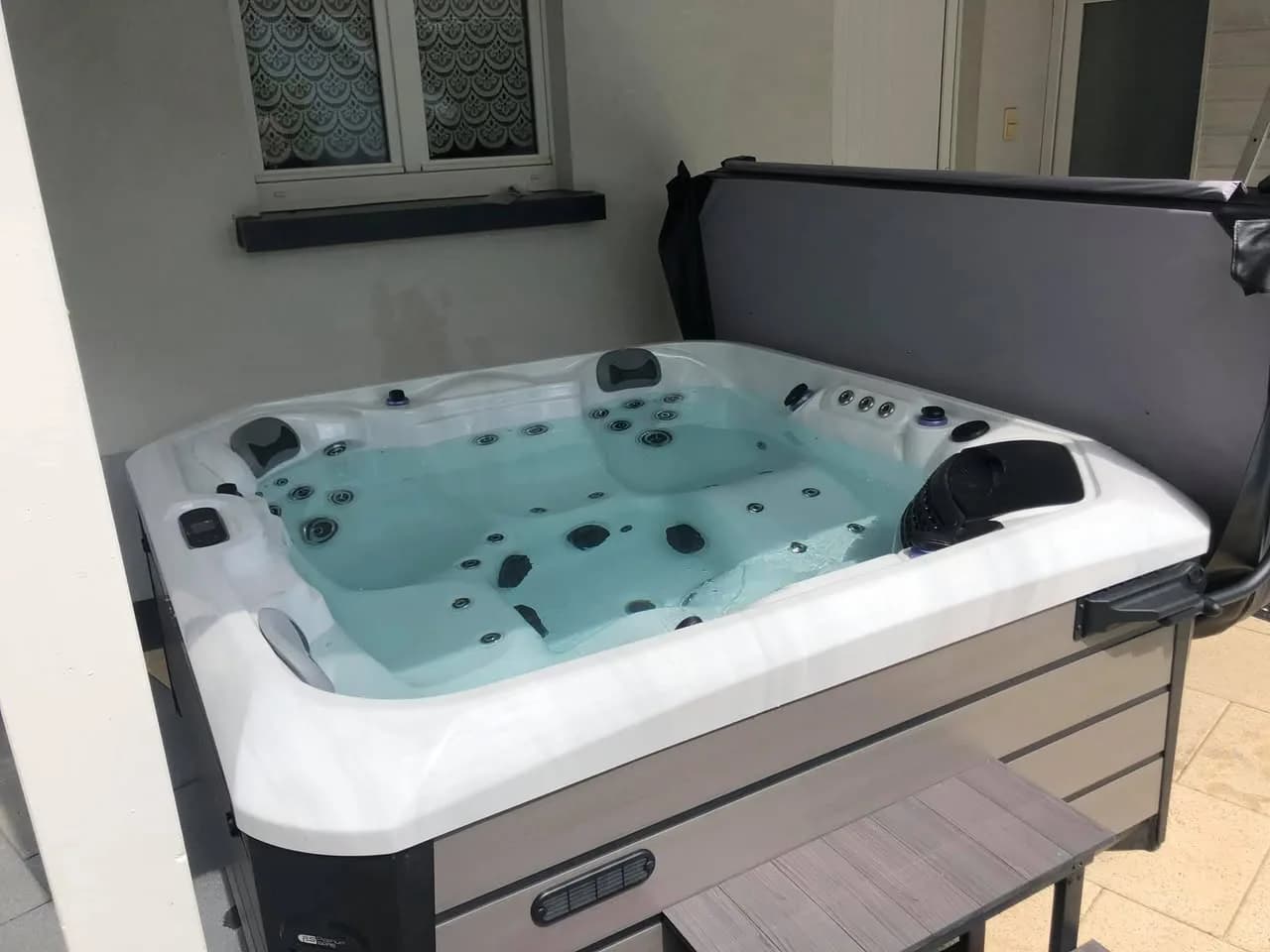 Installation d'un spa Kenya, autre vue du chantier