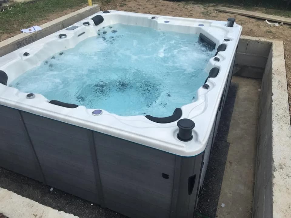 Installation d'un spa Melbourne Full option à Ingersheim, autre vue du chantier