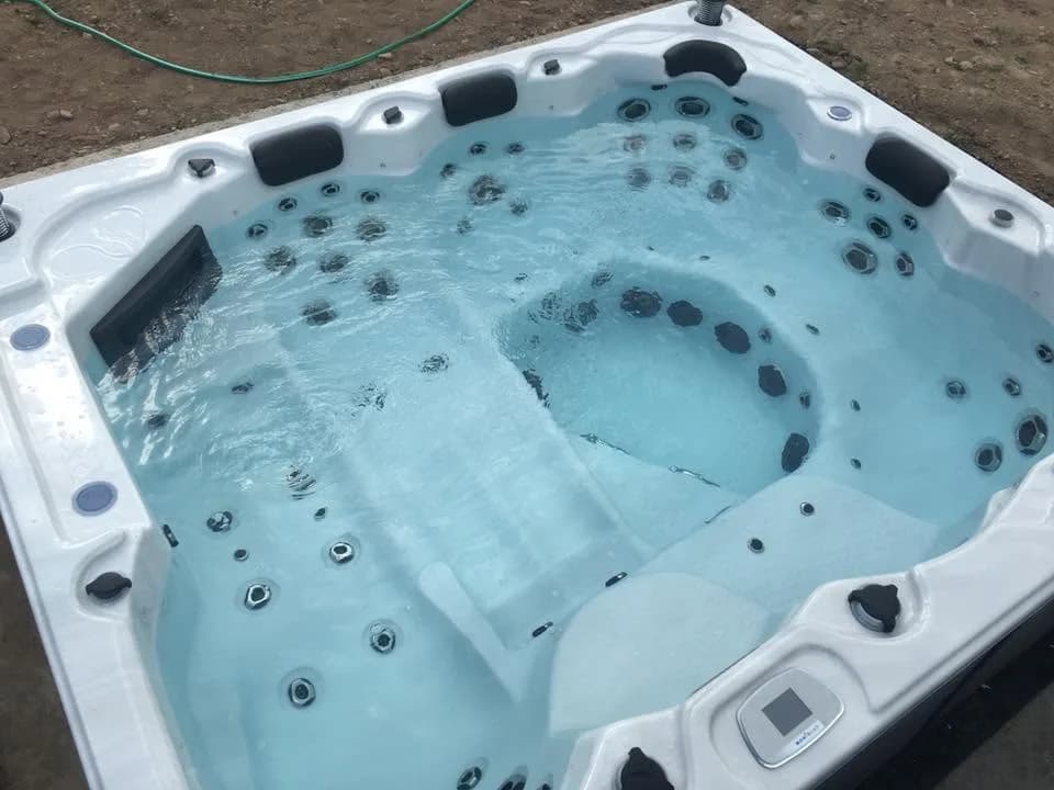 Installation d'un spa Melbourne Full option à Ingersheim, autre vue du chantier