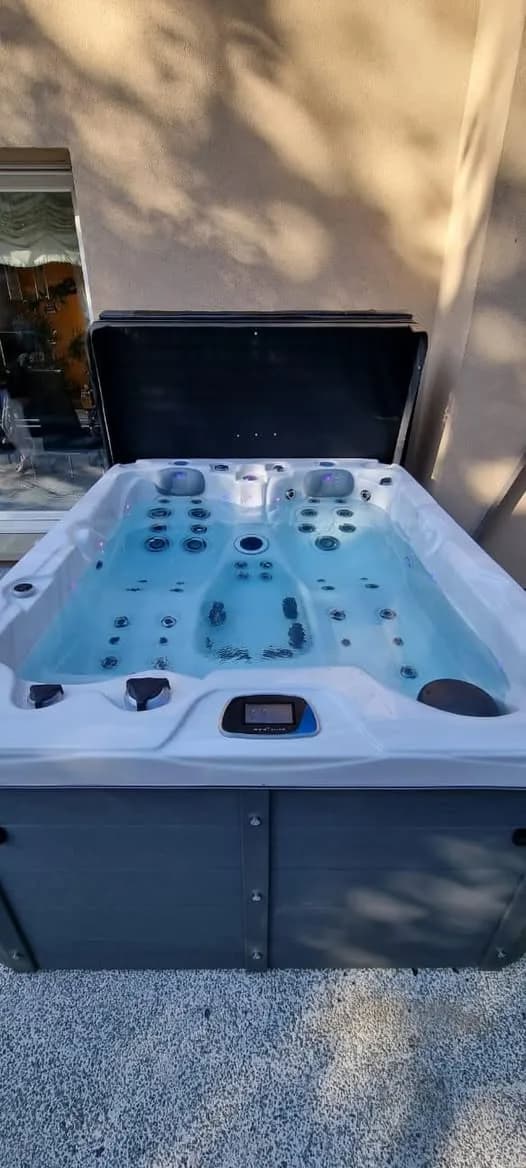 Installation d'un spa Montana à Altkirch, autre vue du chantier
