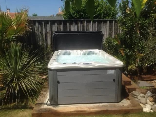 Installation d'un spa Montana à Arcachon, autre vue du chantier