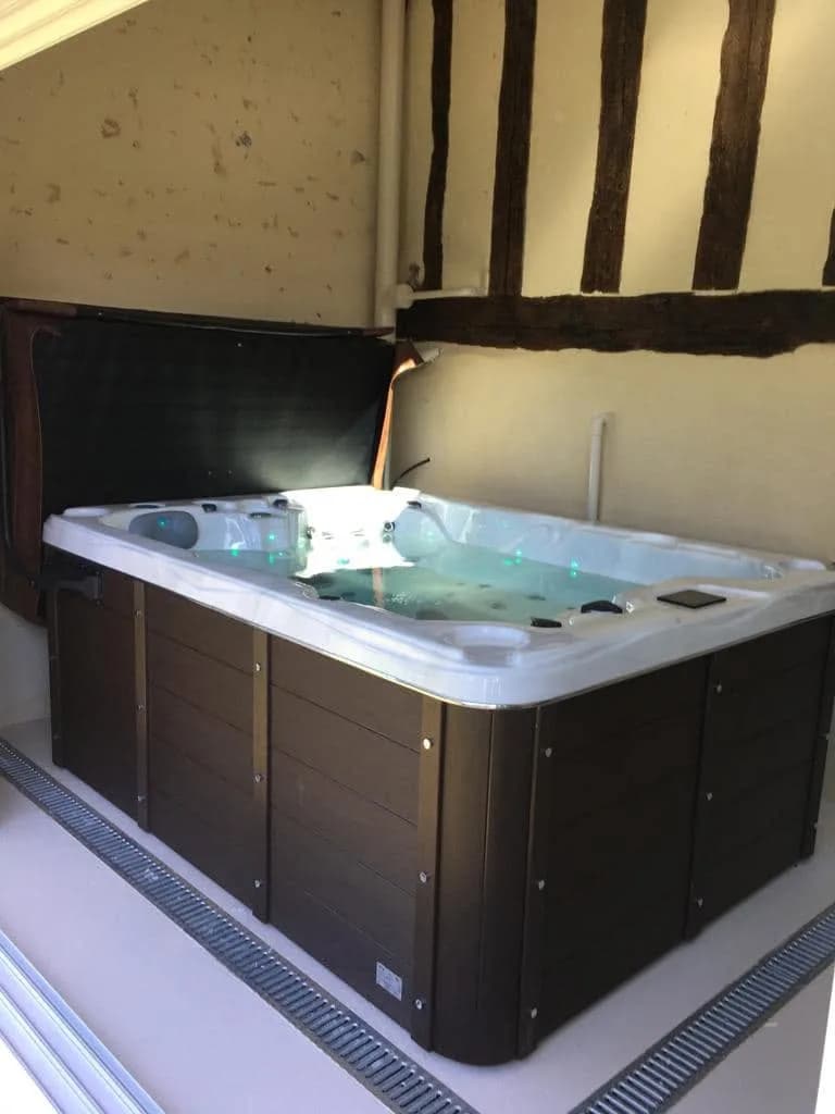 Installation d'un spa Montana à Argenvilliers, autre vue du chantier