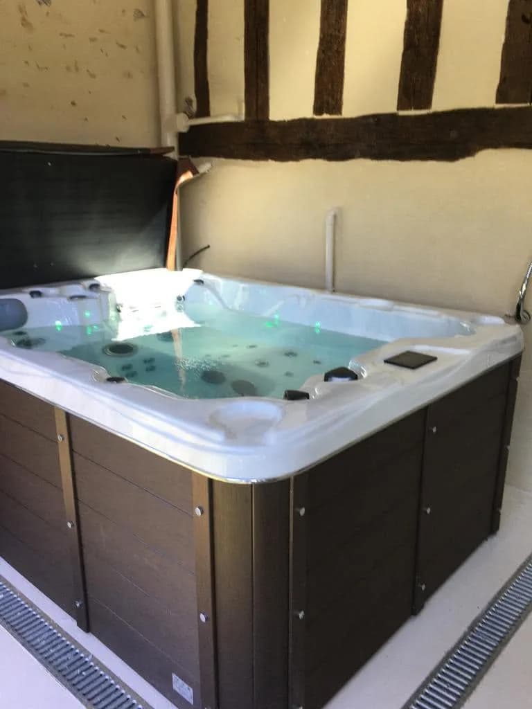 Installation d'un spa Montana à Argenvilliers, autre vue du chantier