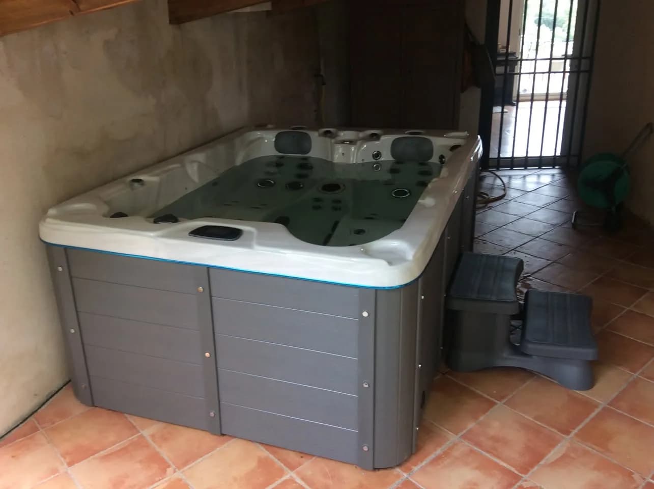 Installation d'un spa Montana à Aubagne, autre vue du chantier