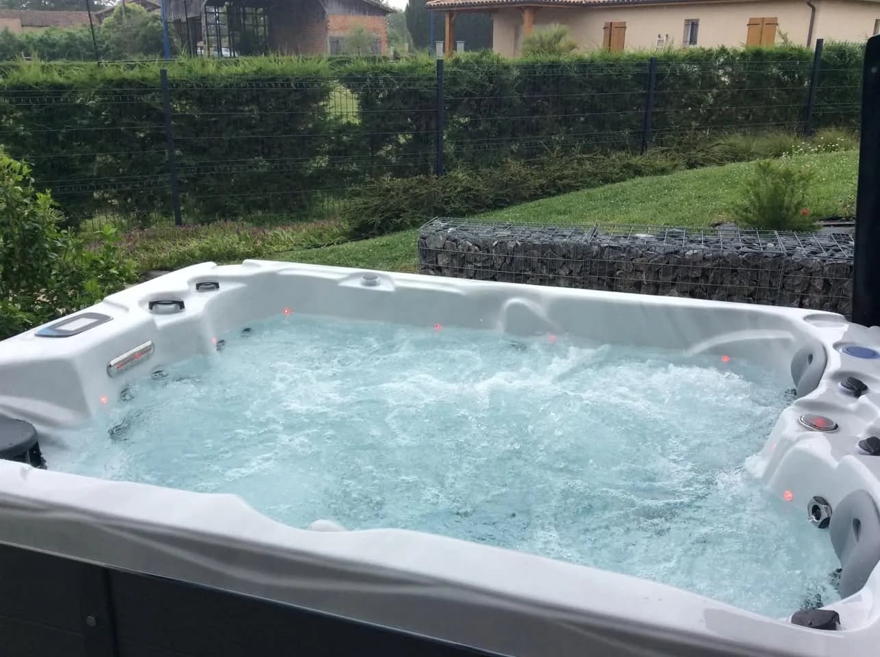 Installation d'un spa Montana à Auch, autre vue du chantier