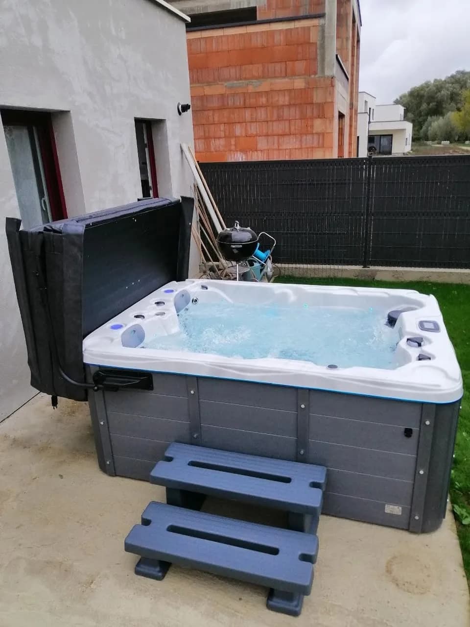 Installation d'un spa Montana à Basse-Ham, autre vue du chantier