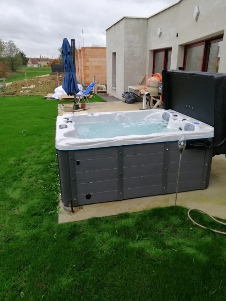 Installation d'un spa Montana à Basse-Ham, autre vue du chantier