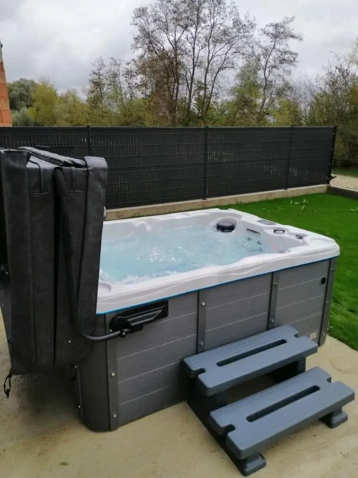 Installation d'un spa Montana à Basse-Ham, autre vue du chantier