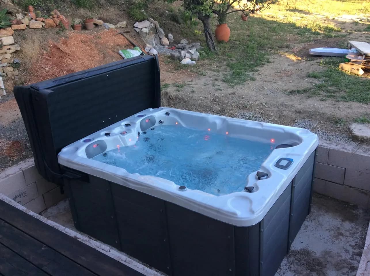 Installation d'un spa Montana à Brignoles, autre vue du chantier