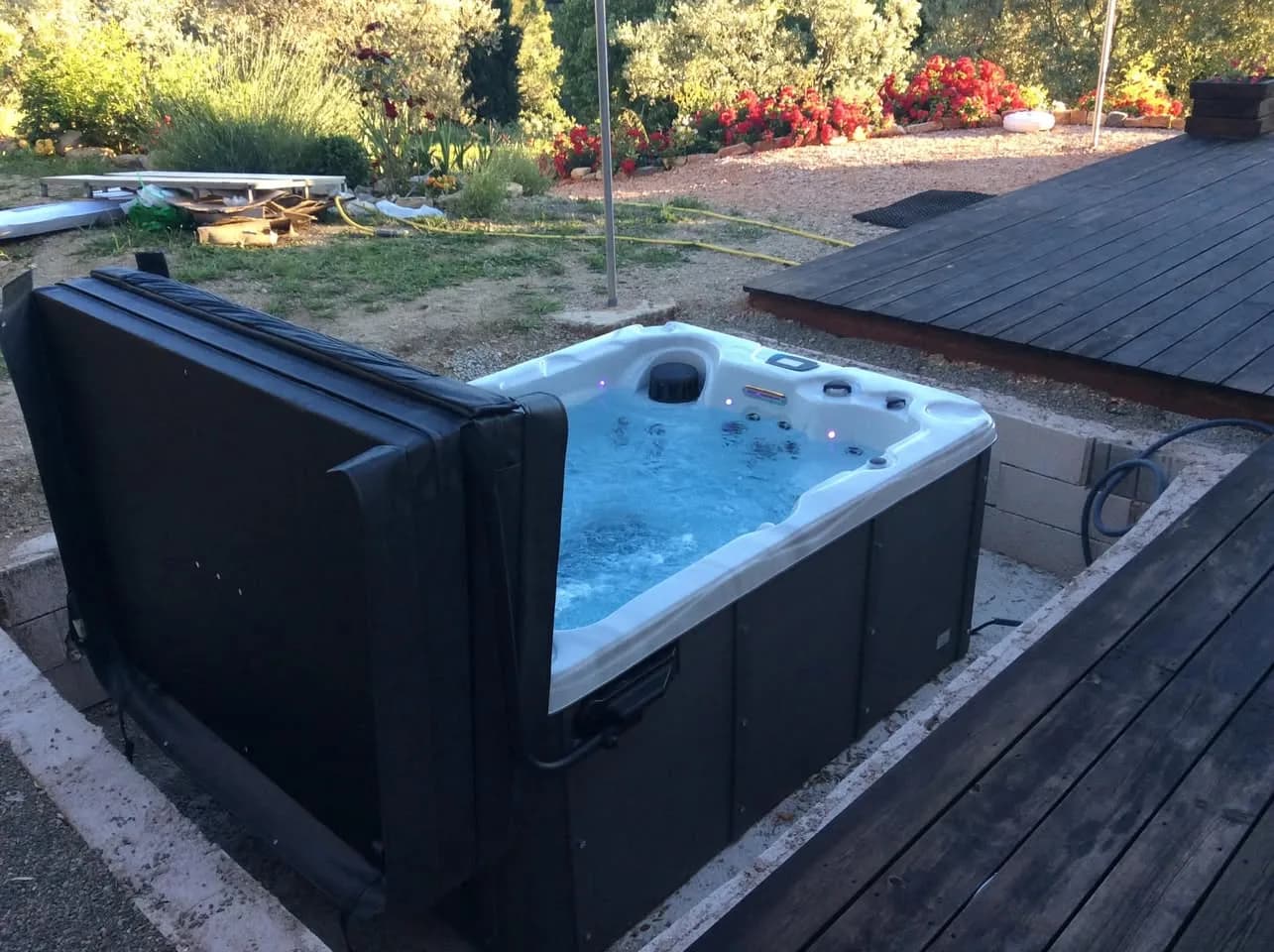 Installation d'un spa Montana à Brignoles, autre vue du chantier