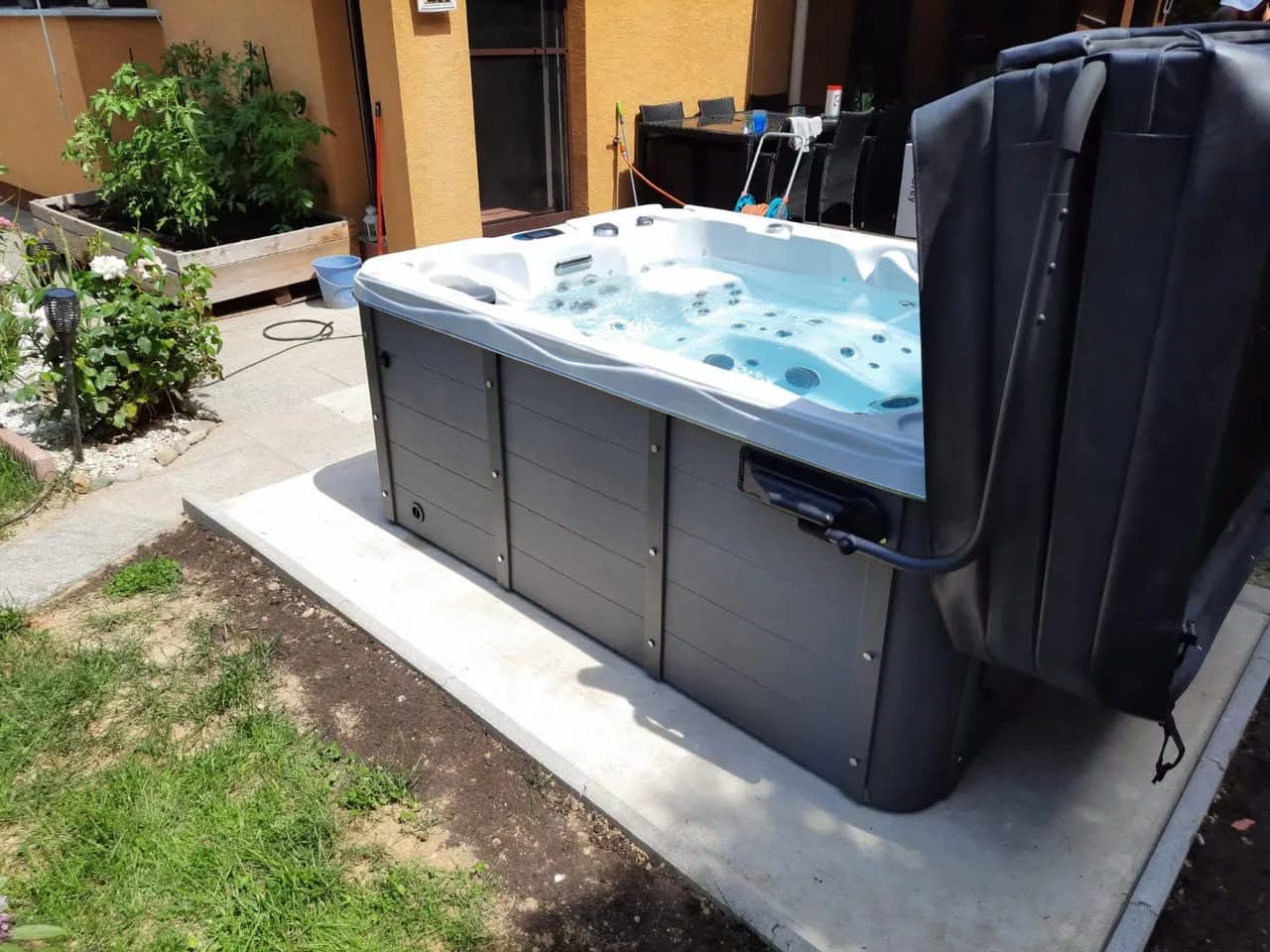 Installation d'un spa Montana à Bruebach, autre vue du chantier