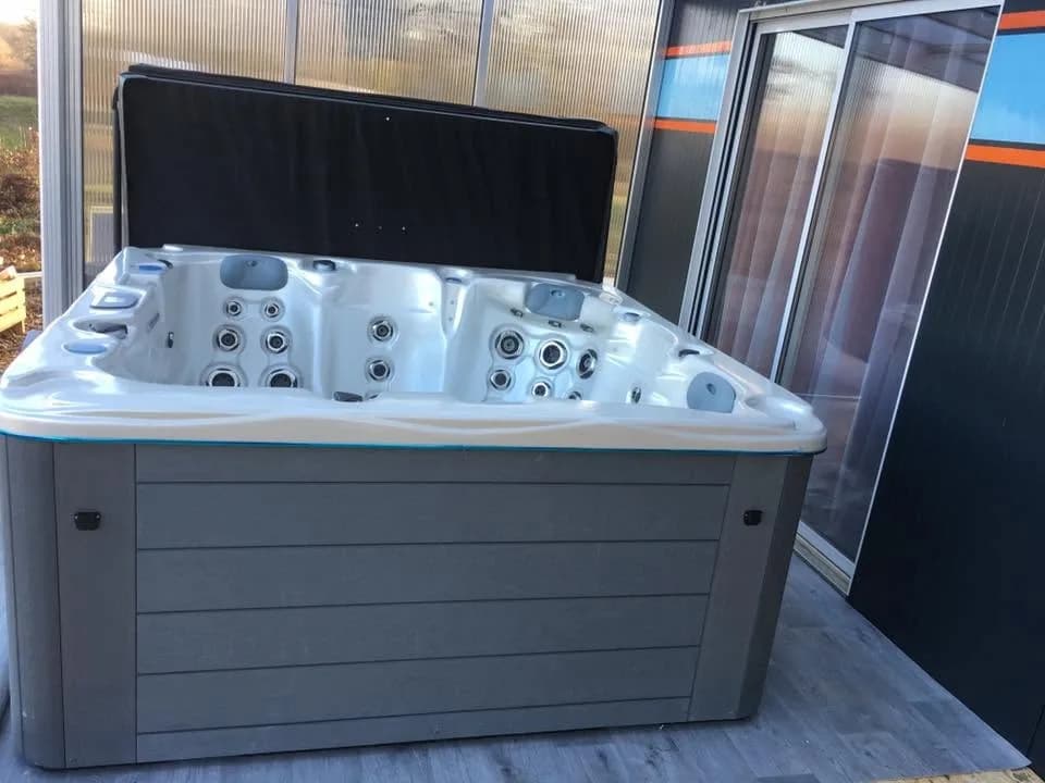 Installation d'un spa Montana à Burnhaupt-le-Haut, autre vue du chantier
