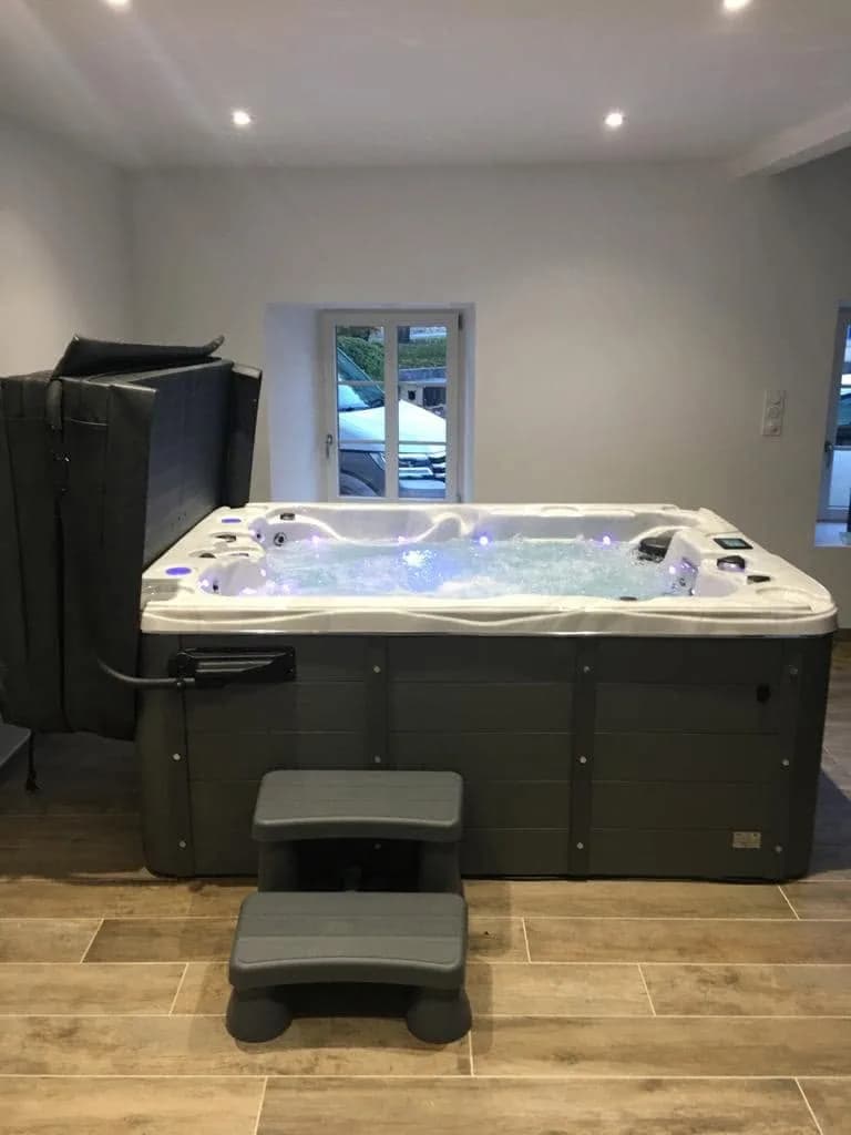 Installation d'un spa Montana à Châlons-sur-Vesle, autre vue du chantier