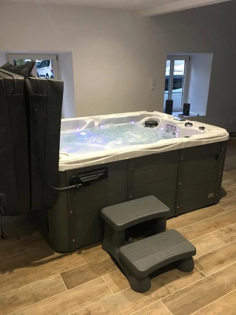 Installation d'un spa Montana à Châlons-sur-Vesle, autre vue du chantier