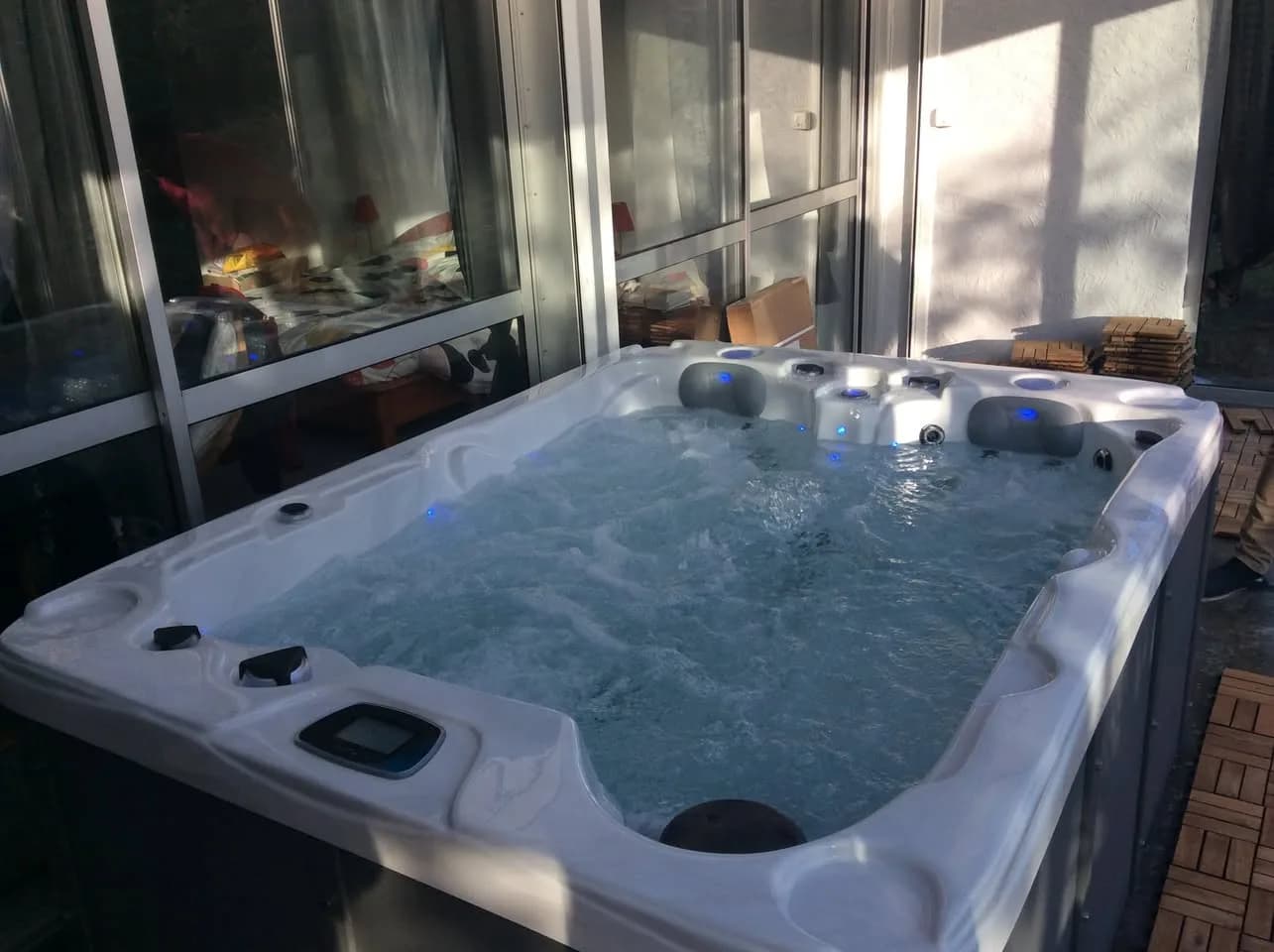 Installation d'un spa Montana à Cournon-d'Auvergne, autre vue du chantier