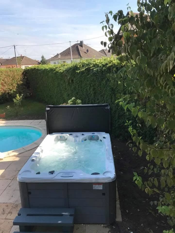 Installation d'un spa Montana à Dalhunden, autre vue du chantier