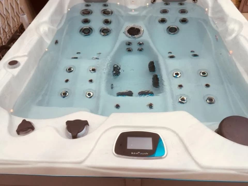 Installation d'un spa Montana dans la Drôme, autre vue du chantier