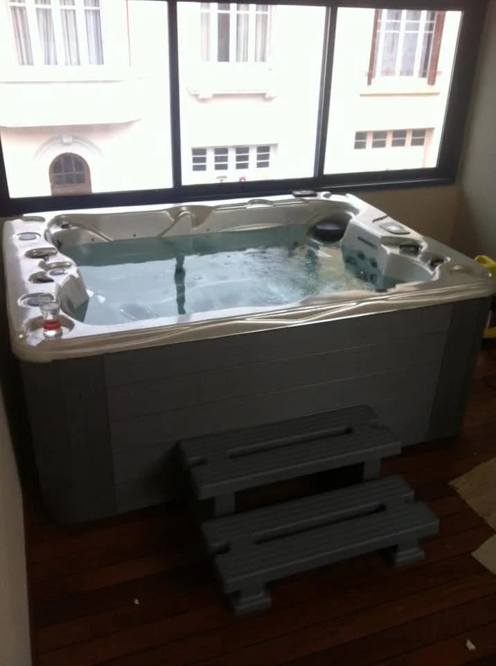Installation d'un spa Montana dans le Puy-de-Dôme, autre vue du chantier