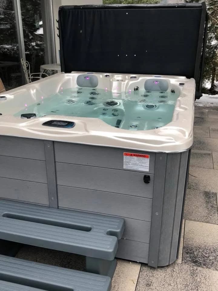 Installation d'un spa Montana à Dasle, autre vue du chantier