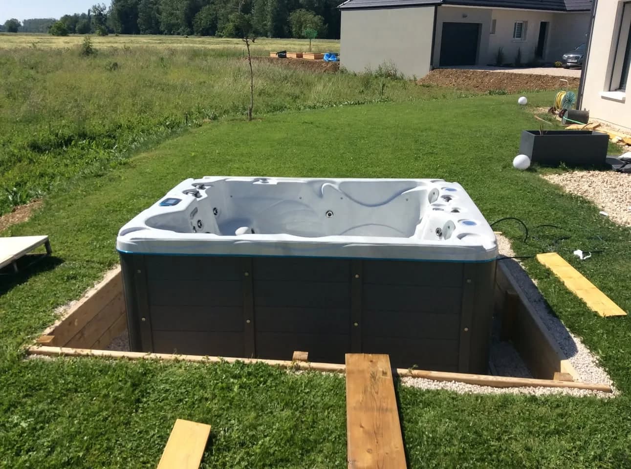 Installation d'un spa Montana à Dijon, autre vue du chantier