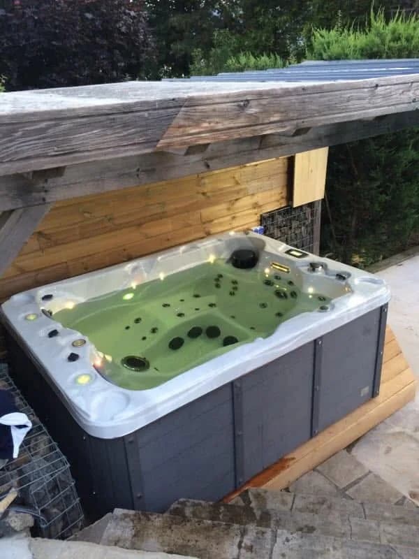 Installation d'un spa Montana en Haute-Loire, autre vue du chantier