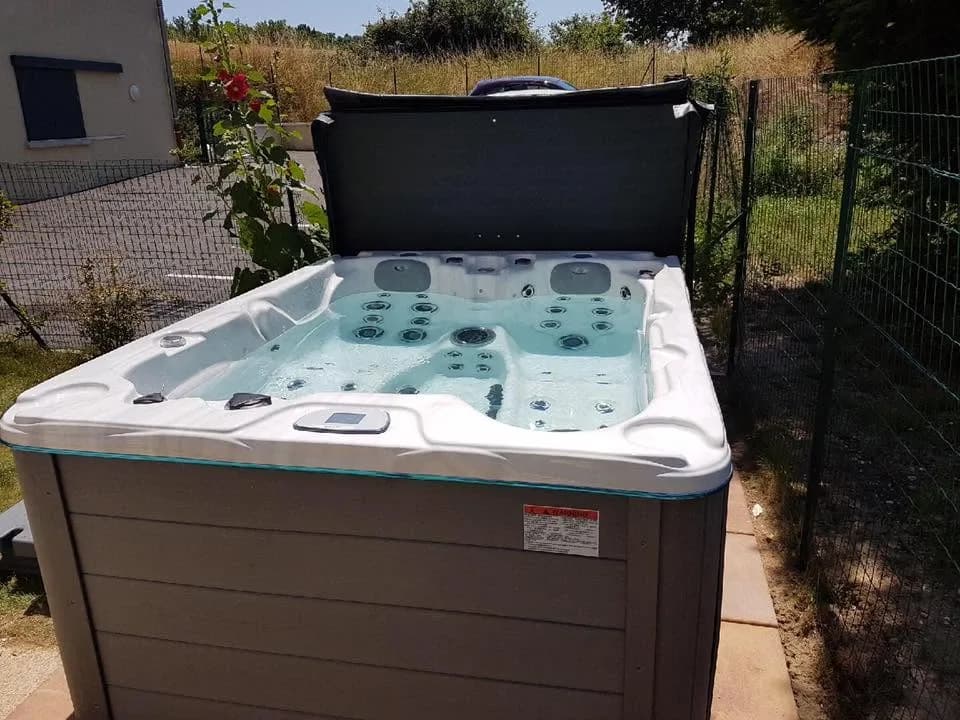 Installation d'un spa Montana en Isère, autre vue du chantier