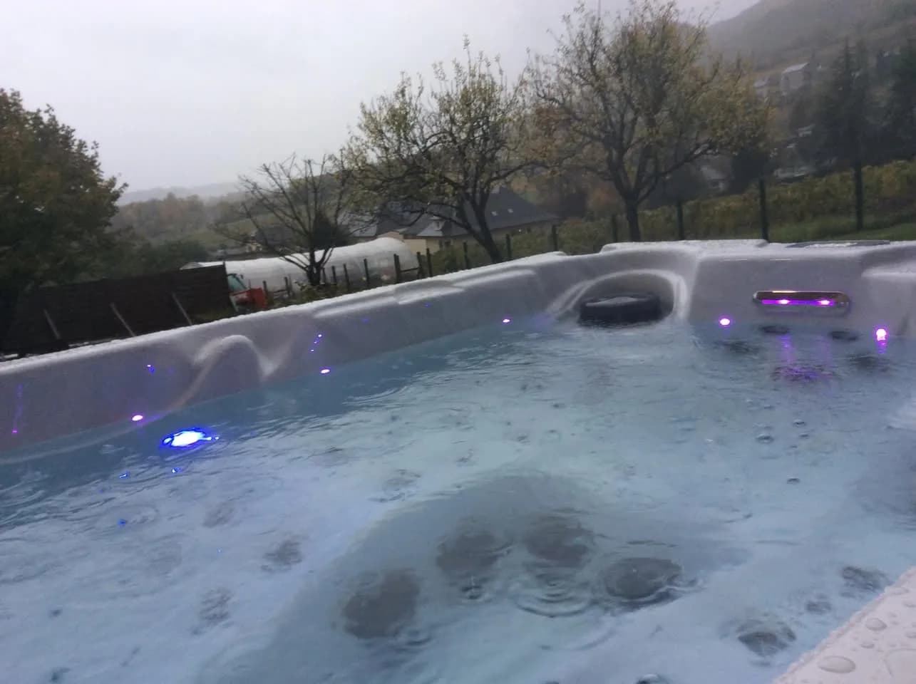 Installation d'un spa Montana à Fréterive, autre vue du chantier