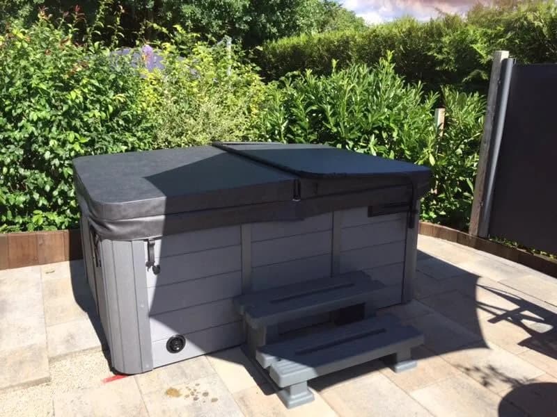 Installation d'un spa Montana Full option à Chalampé, autre vue du chantier