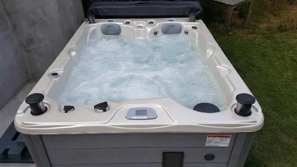 Installation d'un spa Montana Full option dans les Yvelines, autre vue du chantier