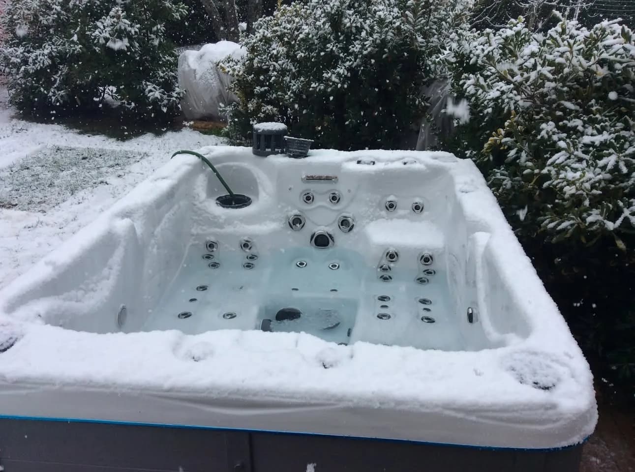 Installation d'un spa Montana Full option à Diémoz, autre vue du chantier