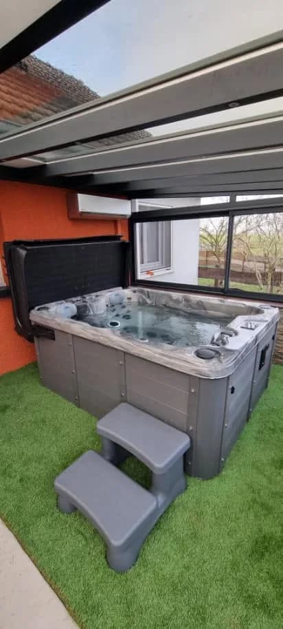 Installation d'un spa Montana Full option en Haute-Saône, autre vue du chantier