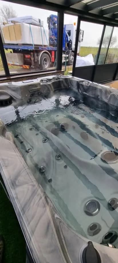 Installation d'un spa Montana Full option en Haute-Saône, autre vue du chantier