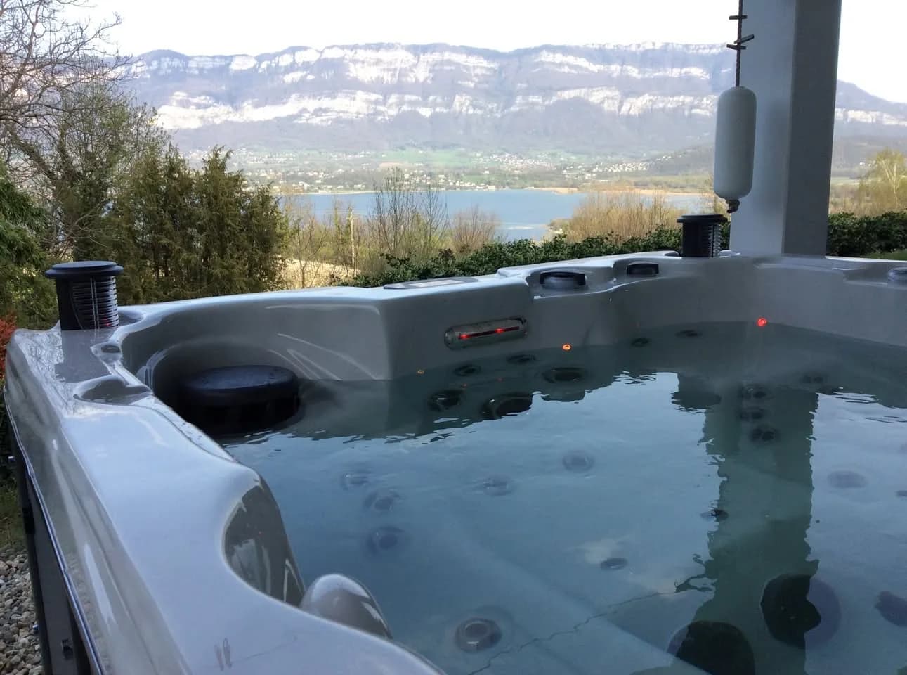 Installation d'un spa Montana Full option en Savoie, autre vue du chantier
