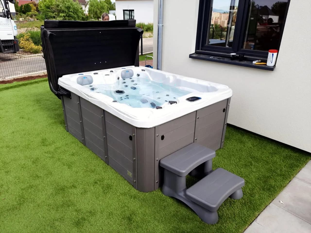 Installation d'un spa Montana Full option à Feldkirch, autre vue du chantier