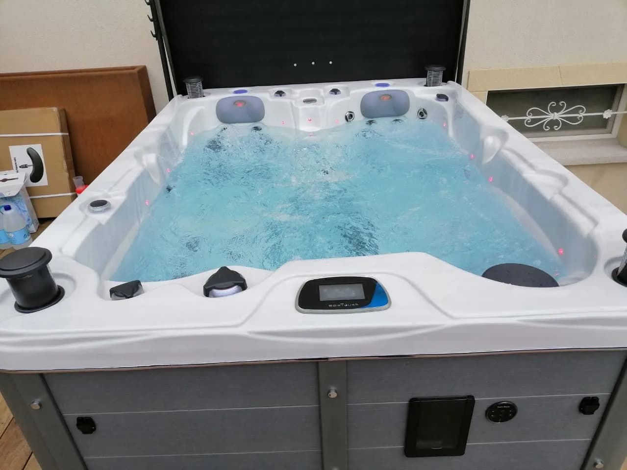 Installation d'un spa Montana Full option à Forbach, autre vue du chantier