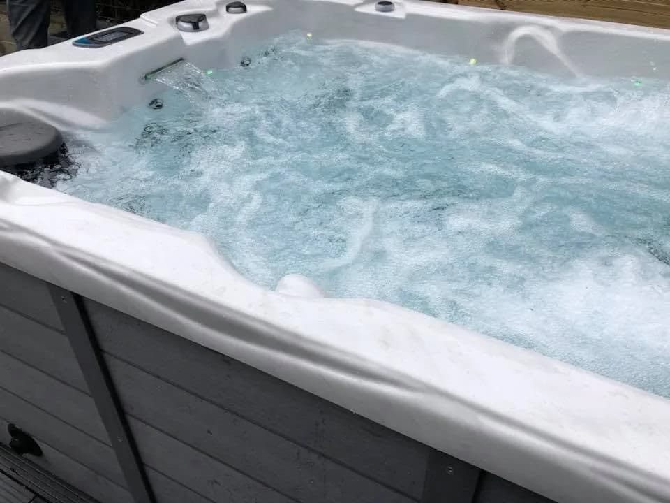 Installation d'un spa Montana Full option à Holtzheim, autre vue du chantier