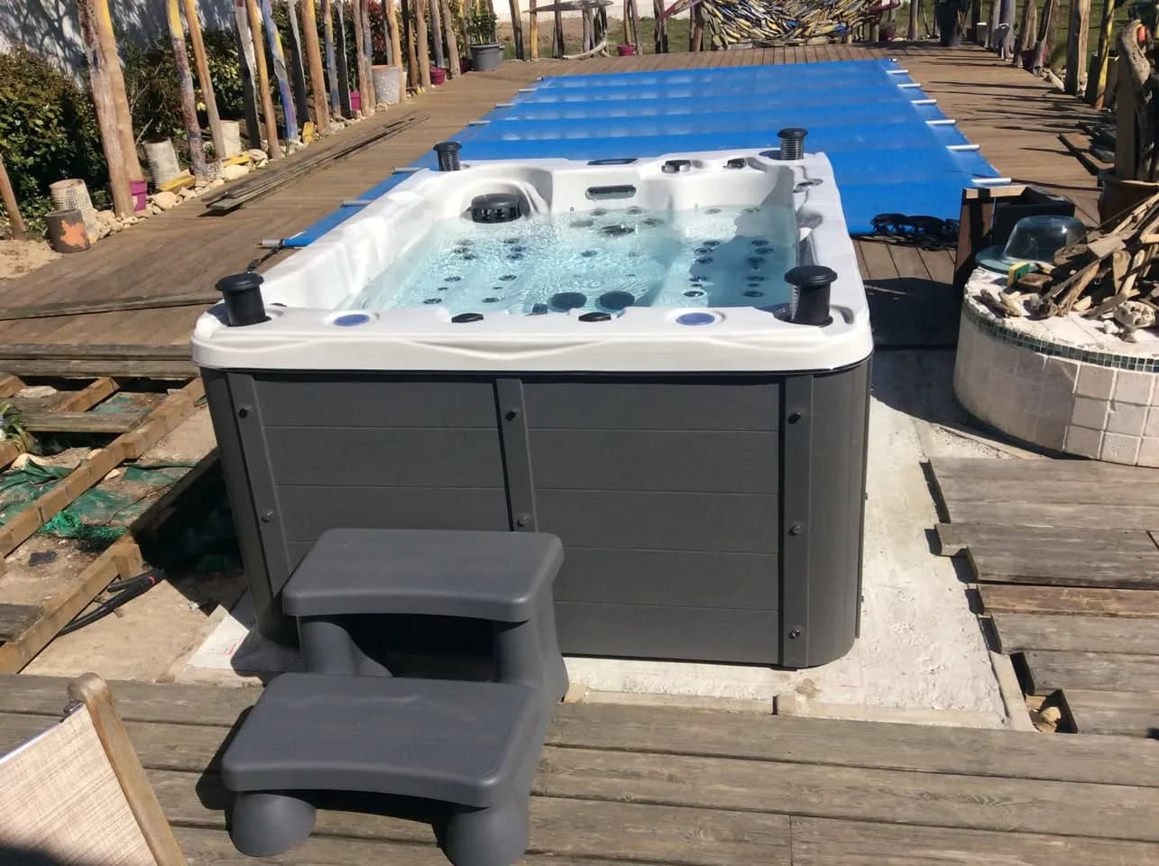 Installation d'un spa Montana Full option à Île de Noirmoutier, autre vue du chantier