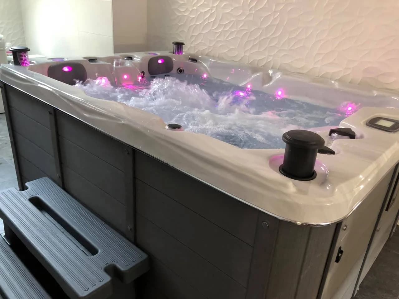 Installation d'un spa Montana Full option à Munchhouse, autre vue du chantier