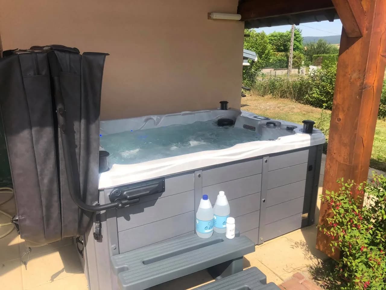 Installation d'un spa Montana Full option à Pouligney-Lusans, autre vue du chantier