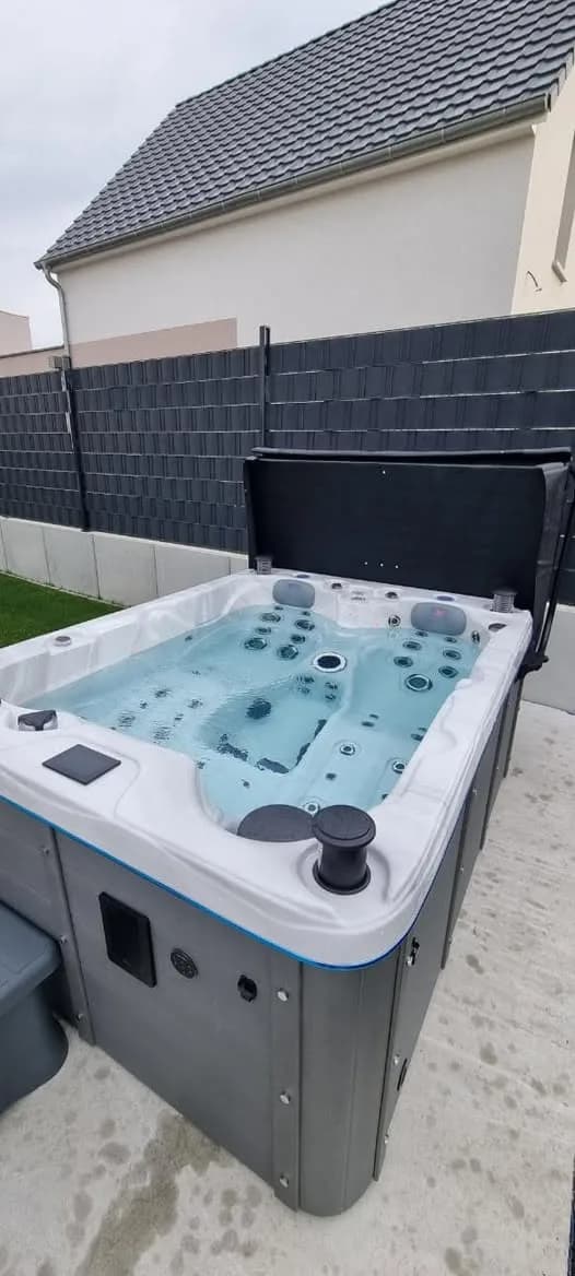 Installation d'un spa Montana Full option à Rumersheim, autre vue du chantier