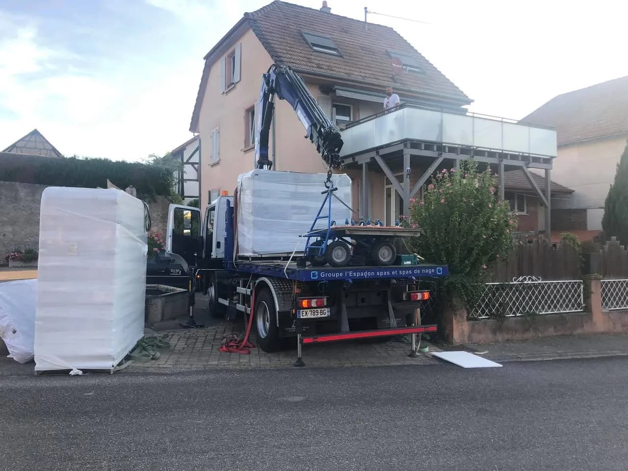 Installation d'un spa Montana Full option, autre vue du chantier